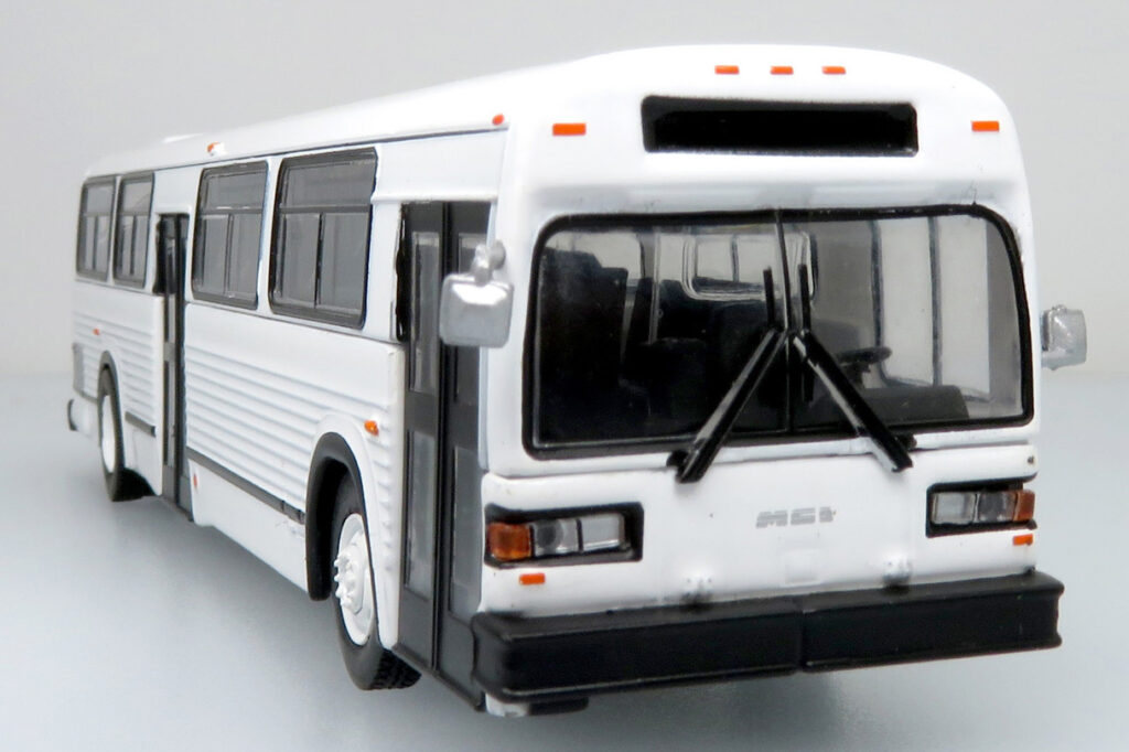 Iconic Replicas MCI Classic Blank/White Bus 87-0378