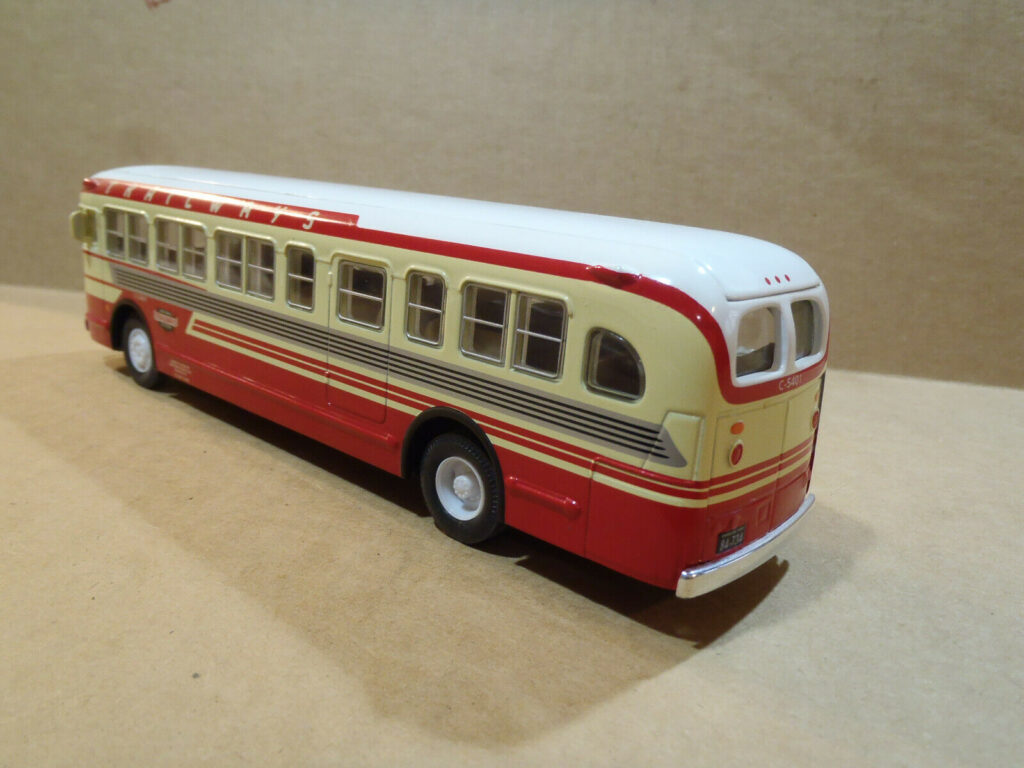 Corgi Old Looks Bus GM4515 Carolina Trailways