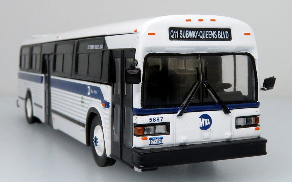 Iconic Replicas MCI Classic MTA Bus Transit Edition 87--0393