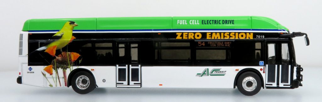 Iconic Replicas New Flyer Xcelsior Charge A/C Transit 87-0535