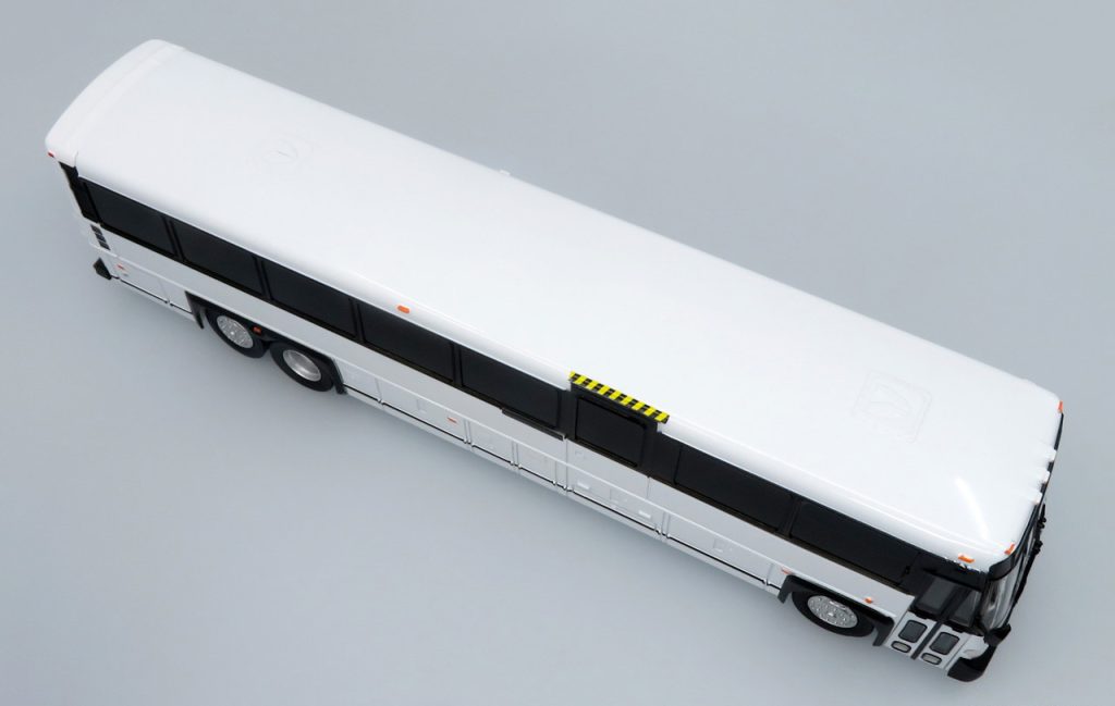 Iconic Replicas MCI D4500 CT Blank/White 50-0542