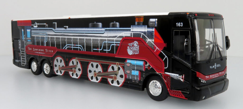 Iconic Replicas Vanhool CX45 Empire Coach Lines 87-0404