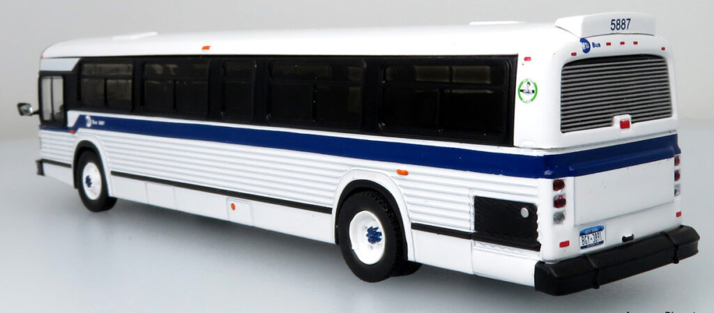 Iconic Replicas MCI Classic MTA Bus Transit Edition 87--0393