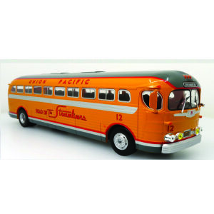 GM PD4151 SilverSides Buses