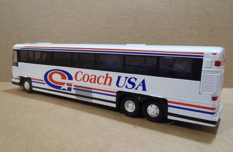 Corgi C53403 MCI DL Bus Coach USA 
