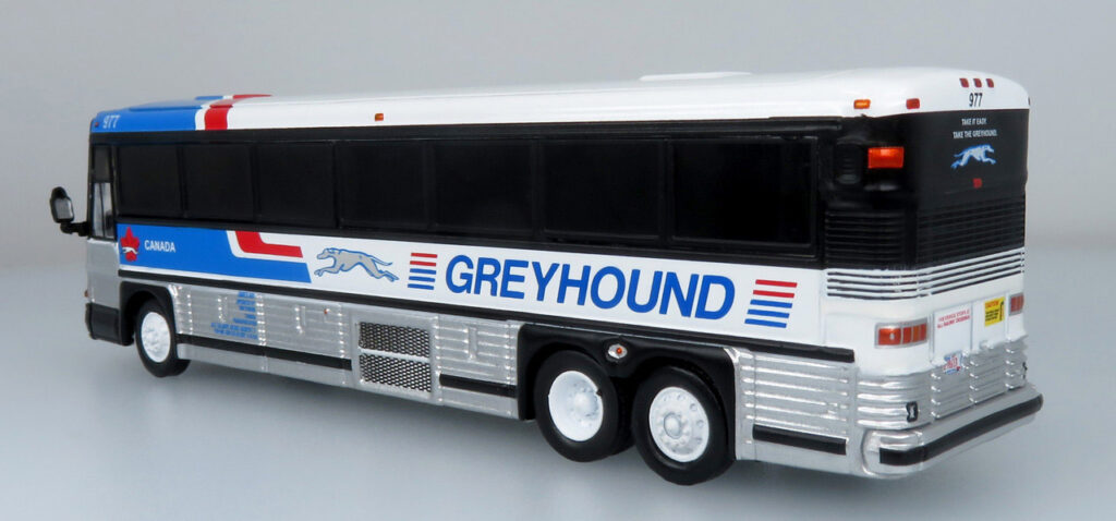 Iconic Replicas MCI D4000 Greyhound Canada 87-0481