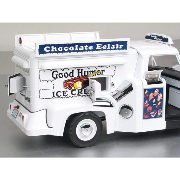 Sunstar SS1288 Good Humor Ice Cream Truck 1/18 Scale