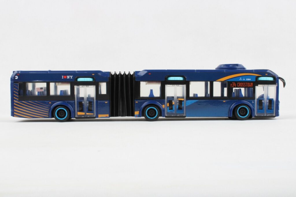 Daron MTA NYC Transit Articualted model Bus Volvo NY13405