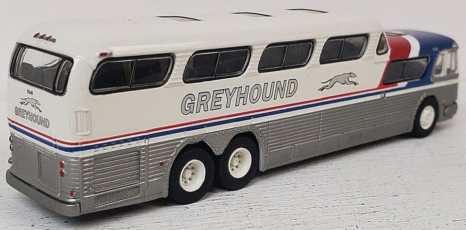 Brekina Greyhound Bus Scenicrusier Pepsi Livery New York 61303