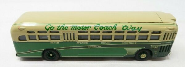 Corgi GM4507 GM Old Looks Bus Fifth AVenue Coach-New York City C98604